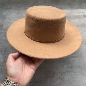 WINDSOR Store Gold Chain Fedora Hat